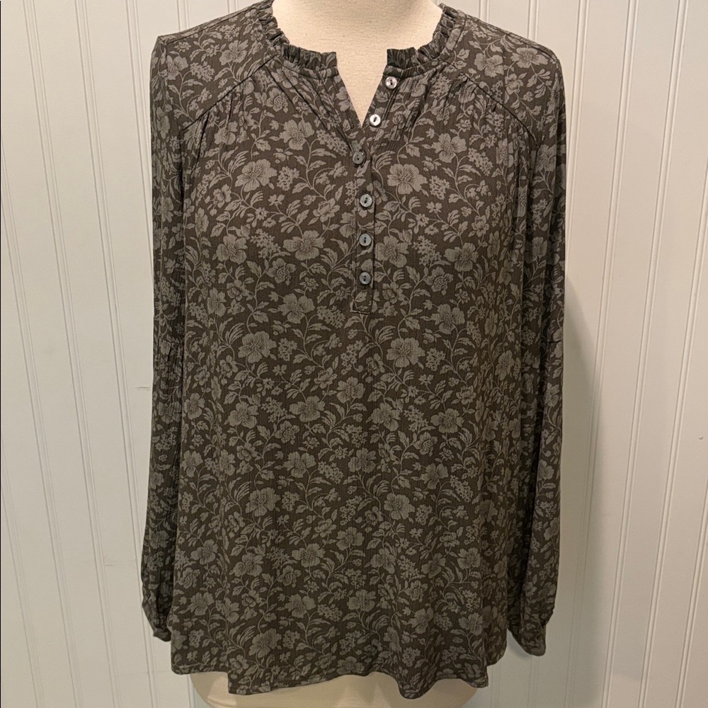 FRYE AND CO. Green Floral Top with Embroidered Trim Size S